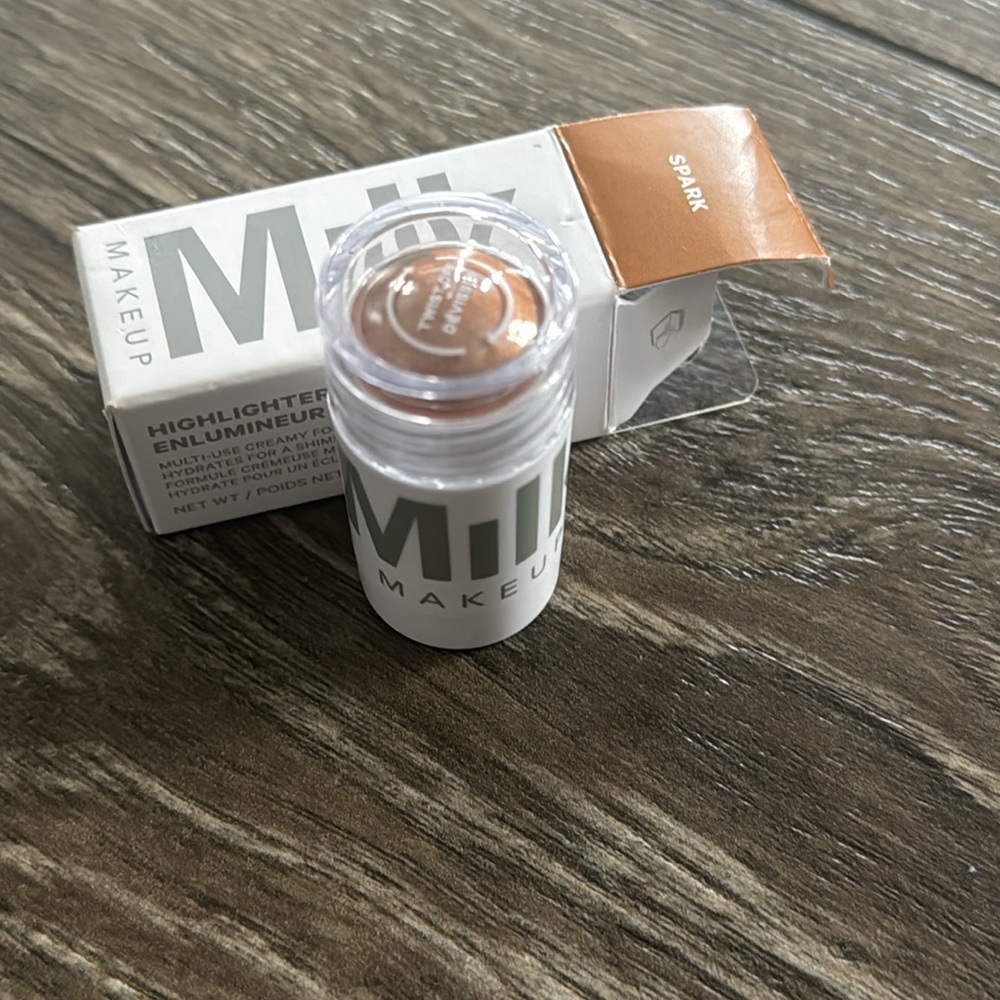 MILK MAKEUP HIGHLIGHTER
